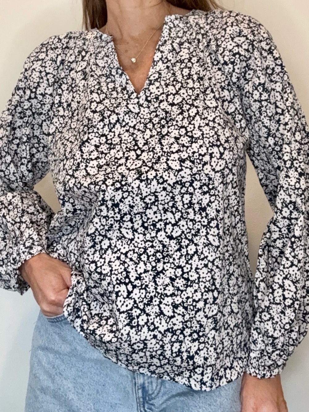 Floral V-Neck Long Sleeve Blouse - Black & White